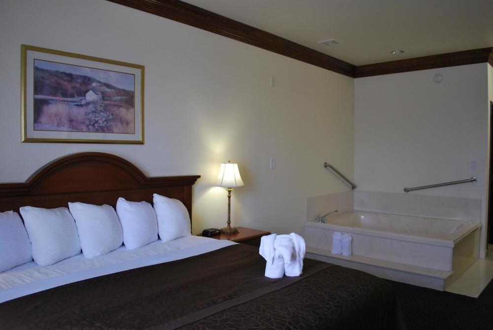 Best Western Fort Worth Inn And Suites Exterior photo