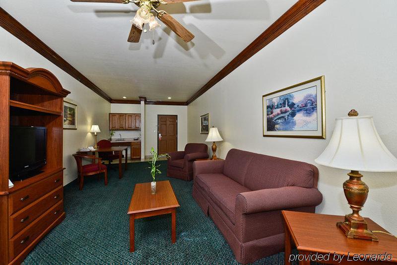 Best Western Fort Worth Inn And Suites Room photo