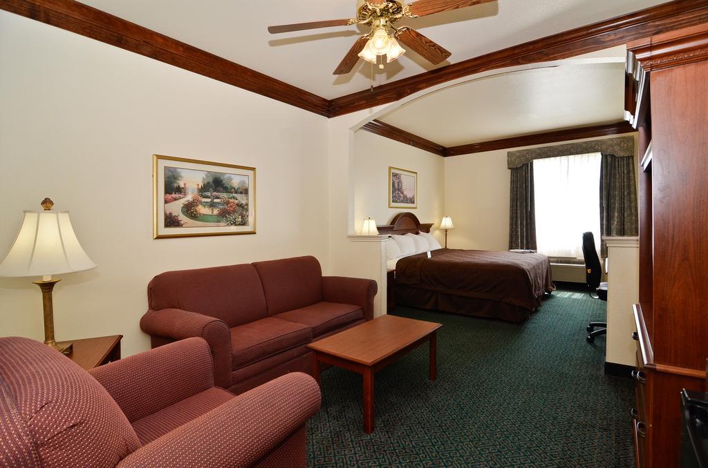 Best Western Fort Worth Inn And Suites Exterior photo