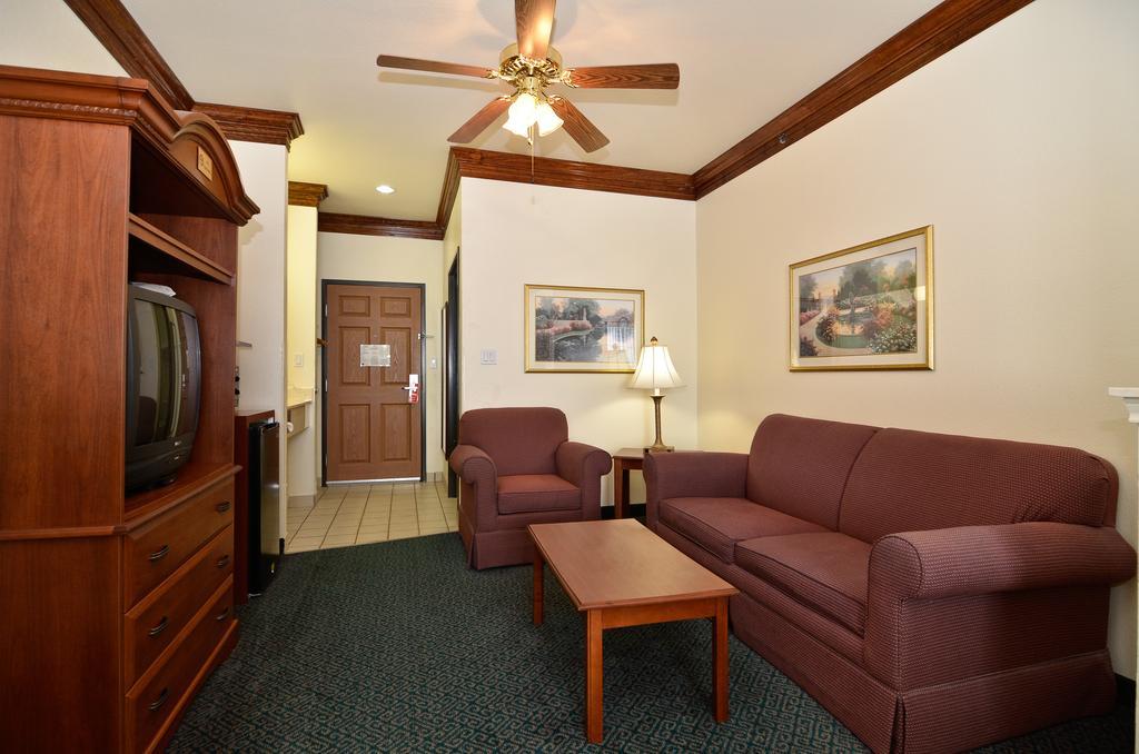 Best Western Fort Worth Inn And Suites Exterior photo