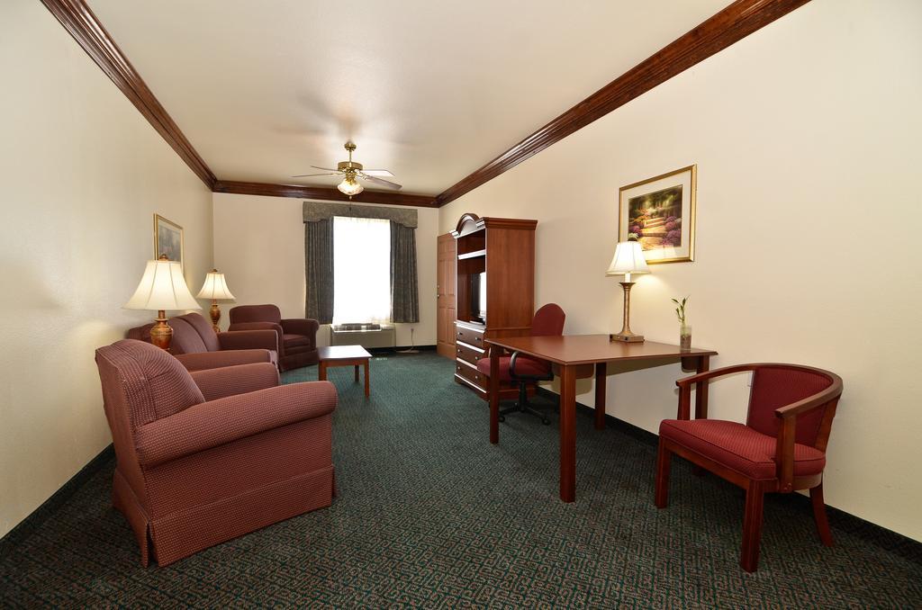 Best Western Fort Worth Inn And Suites Exterior photo