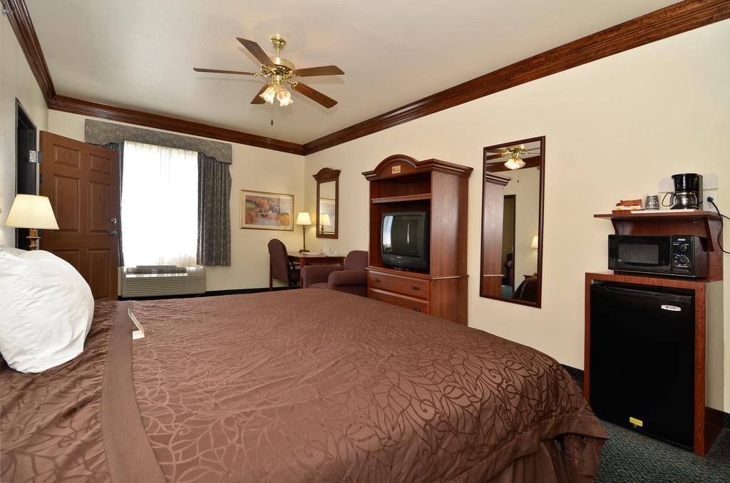 Best Western Fort Worth Inn And Suites Room photo