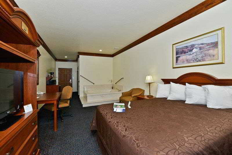 Best Western Fort Worth Inn And Suites Exterior photo